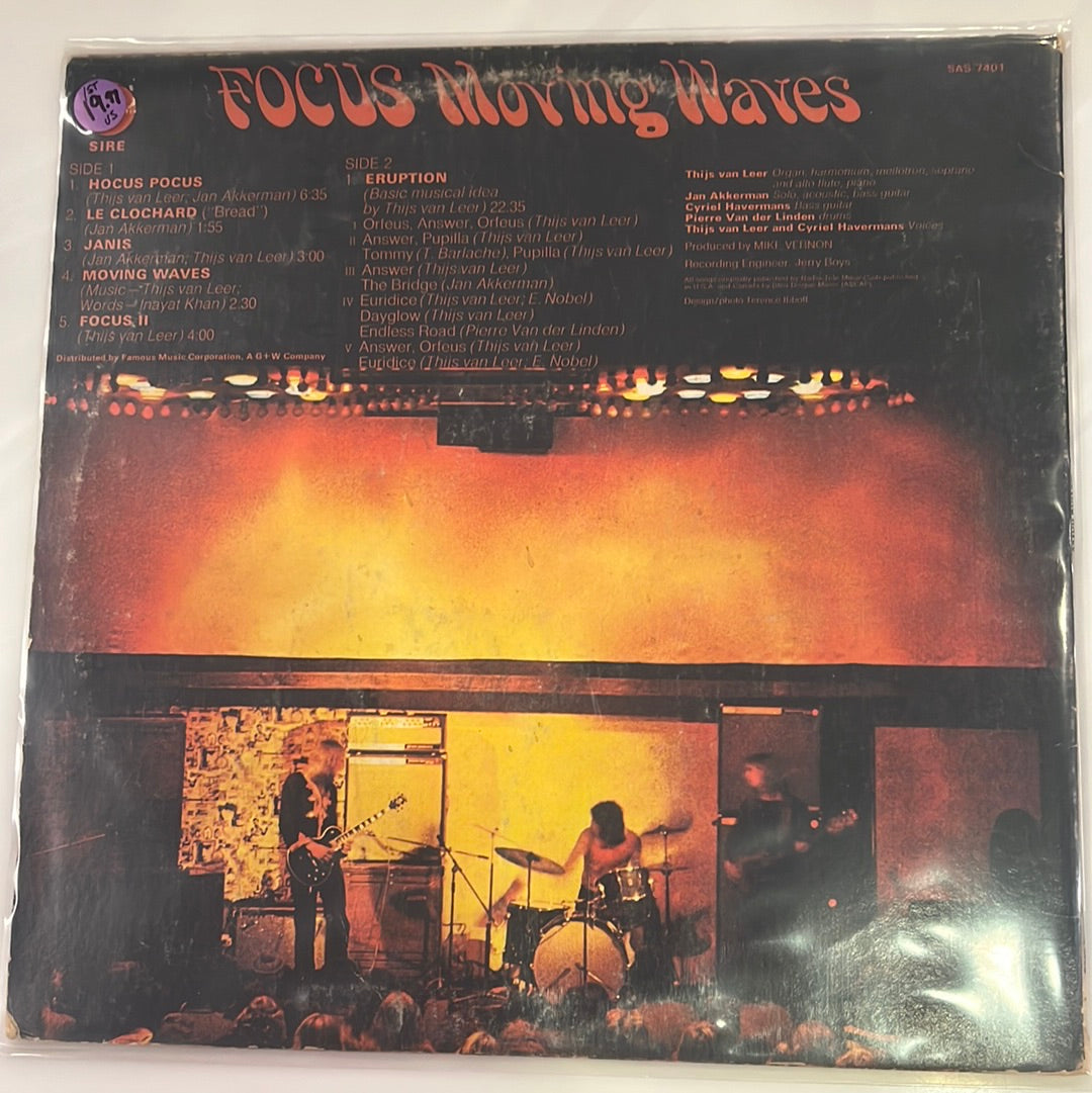 Focus - Moving Waves