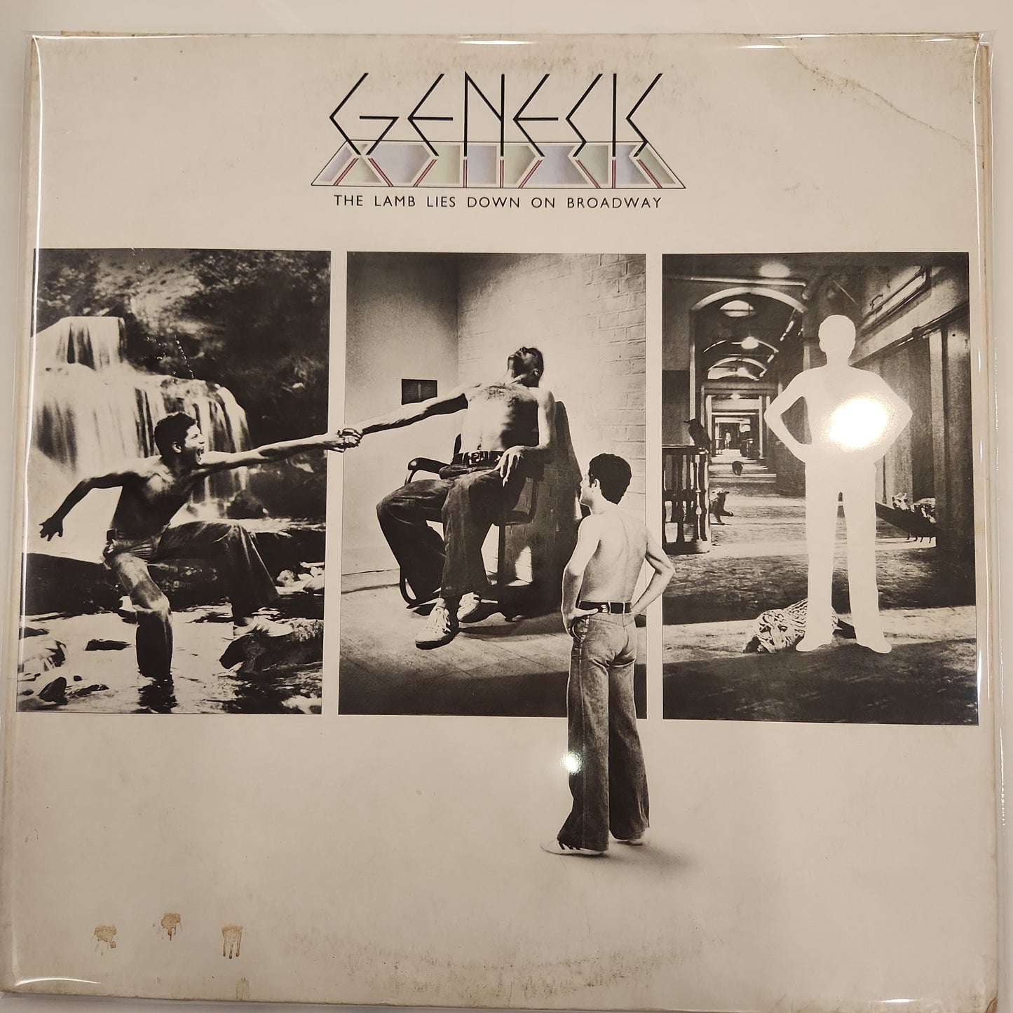 Genesis - The Lamb Lies Down On Broadway