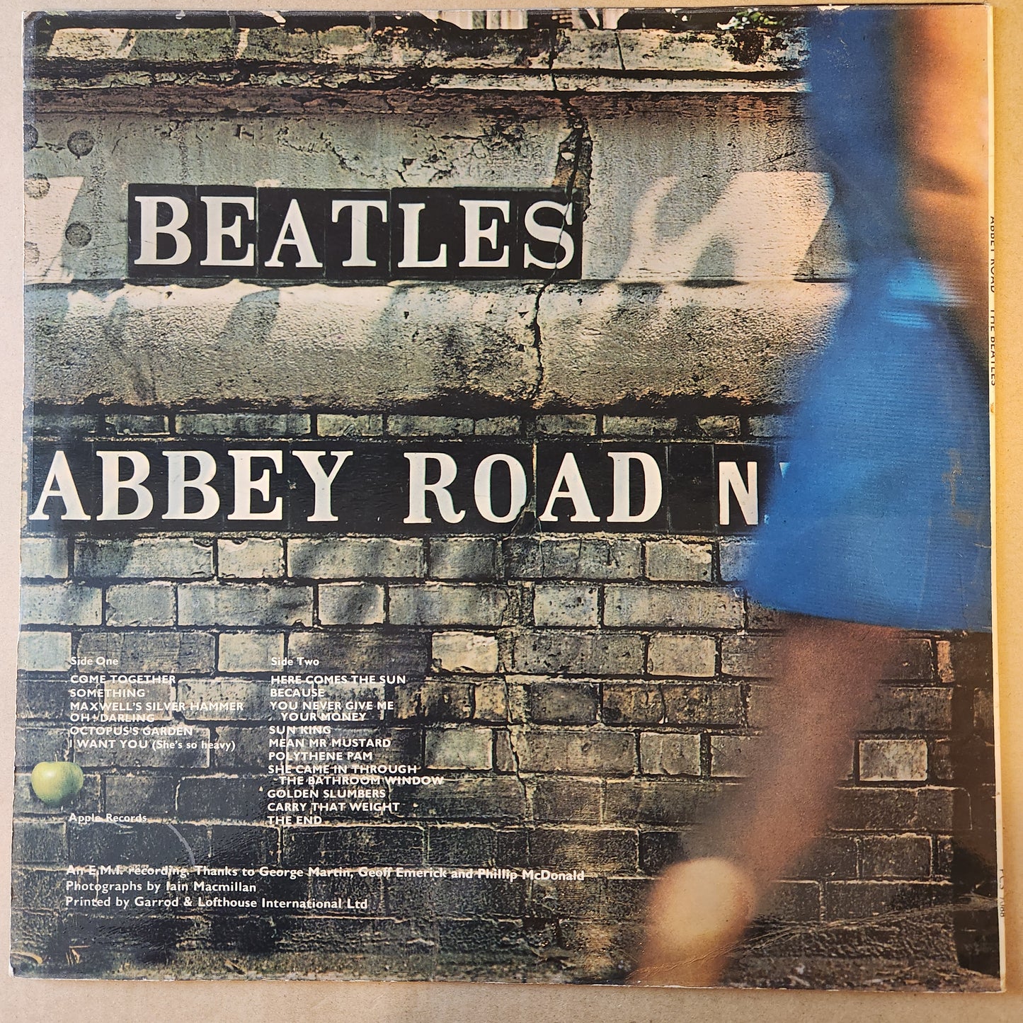 The Beatles - Abbey Road  **Misaligned Apple** (ZAG)